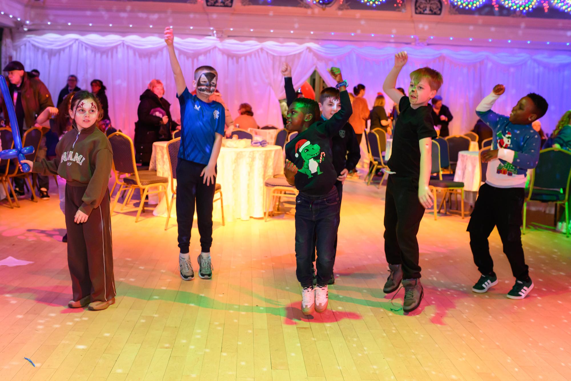Cloch Christmas Celebration - Kids Dancing